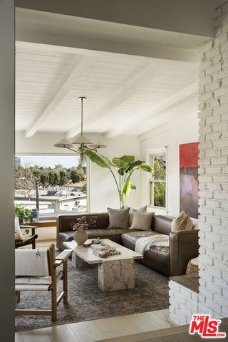 3297 Granville Avenue, Los Angeles, CA 90066