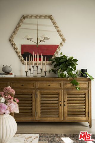 3297 Granville Avenue, Los Angeles, CA 90066