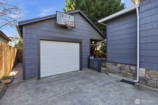 624 NE 2nd Avenue, Camas, WA 98607