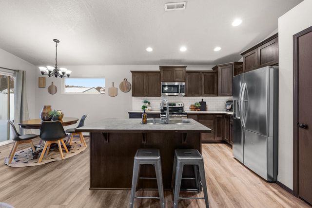 9805 E Hoffman Ct, Spokane Valley, WA 99206