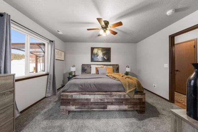 9805 E Hoffman Ct, Spokane Valley, WA 99206