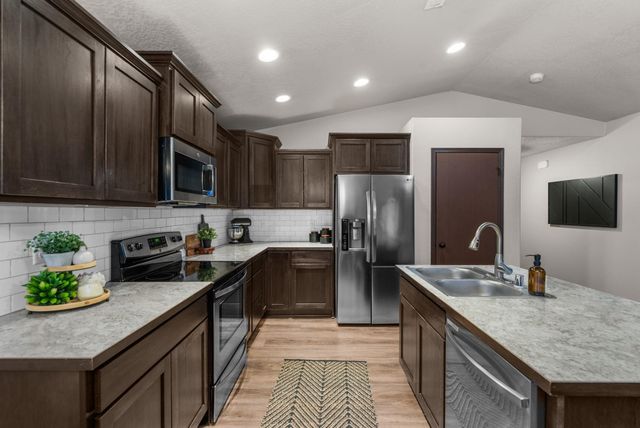 9805 E Hoffman Ct, Spokane Valley, WA 99206