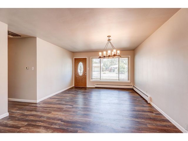 1827 Collyer St, Longmont, CO 80501