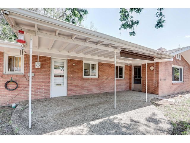 1827 Collyer St, Longmont, CO 80501