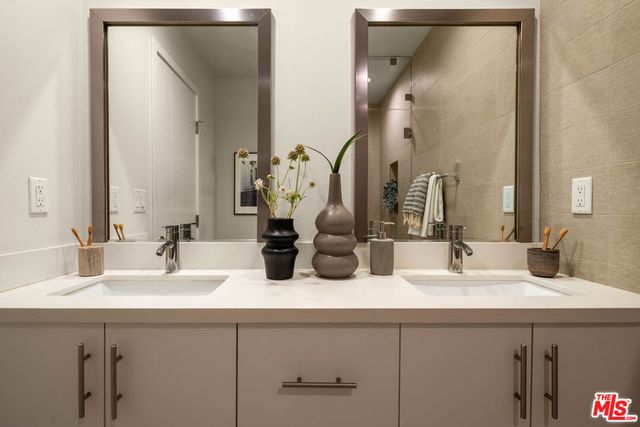 1803 16th Street B, Santa Monica, CA 90404