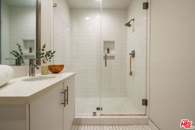 1803 16th Street B, Santa Monica, CA 90404