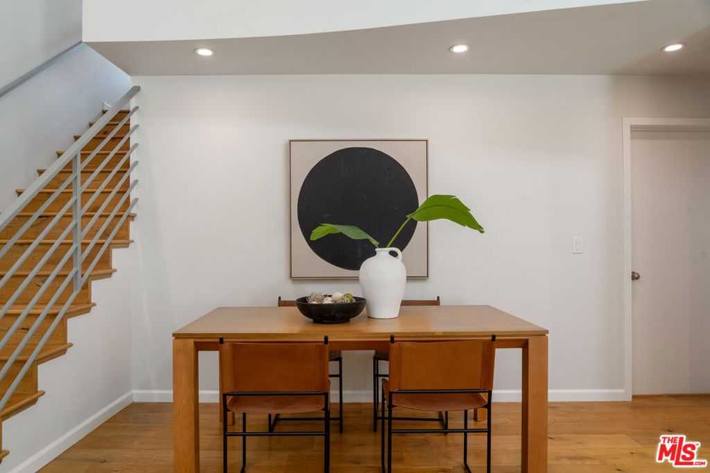 Image 13 of property listing at 1803 16th Street B, Santa Monica, CA 90404
