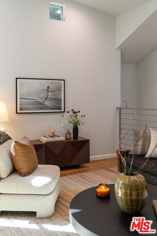 Image 16 of property listing at 1803 16th Street B, Santa Monica, CA 90404