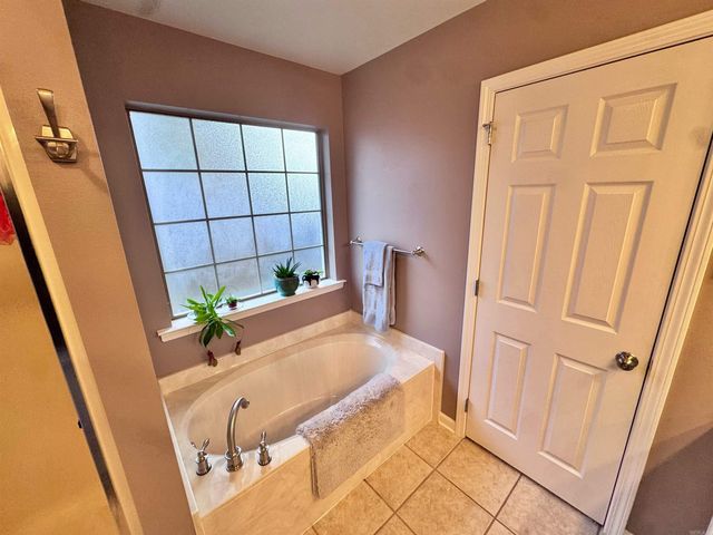11572 Ridgetop Drive, Sherwood, AR 72120