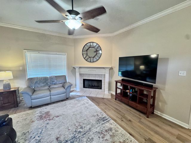 11572 Ridgetop Drive, Sherwood, AR 72120