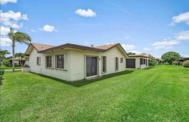 6089 Glentree Lane, Greenacres, FL 33463