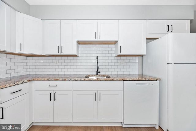 605 KNIGHTSBRIDGE DR, Hagerstown, MD 21740