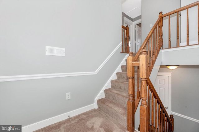 605 KNIGHTSBRIDGE DR, Hagerstown, MD 21740