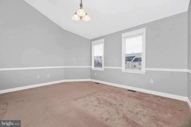 605 KNIGHTSBRIDGE DR, Hagerstown, MD 21740