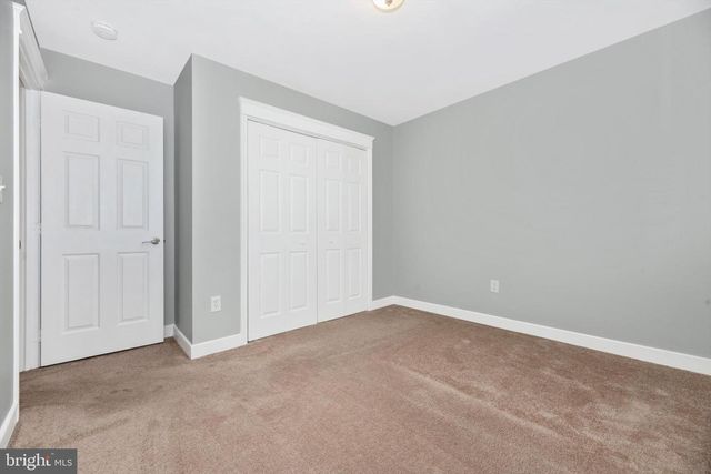 605 KNIGHTSBRIDGE DR, Hagerstown, MD 21740