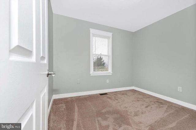 605 KNIGHTSBRIDGE DR, Hagerstown, MD 21740