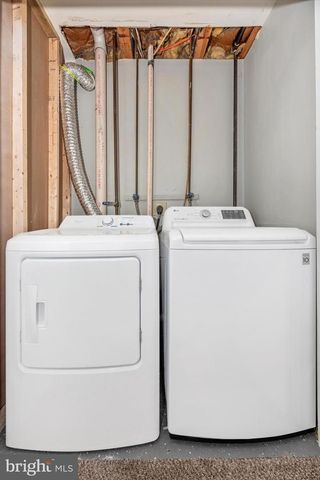 605 KNIGHTSBRIDGE DR, Hagerstown, MD 21740