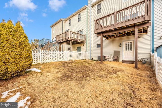 605 KNIGHTSBRIDGE DR, Hagerstown, MD 21740