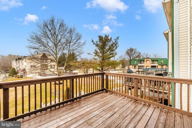 605 KNIGHTSBRIDGE DR, Hagerstown, MD 21740