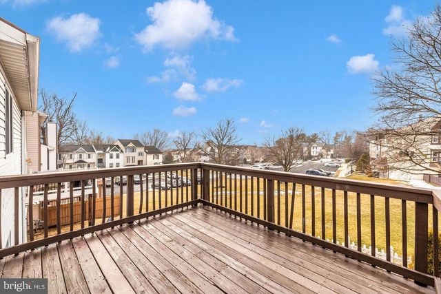 605 KNIGHTSBRIDGE DR, Hagerstown, MD 21740