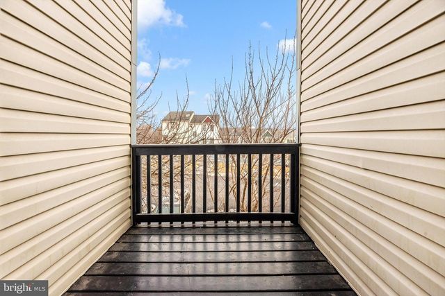 605 KNIGHTSBRIDGE DR, Hagerstown, MD 21740