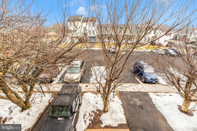 605 KNIGHTSBRIDGE DR, Hagerstown, MD 21740