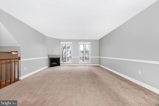 605 KNIGHTSBRIDGE DR, Hagerstown, MD 21740