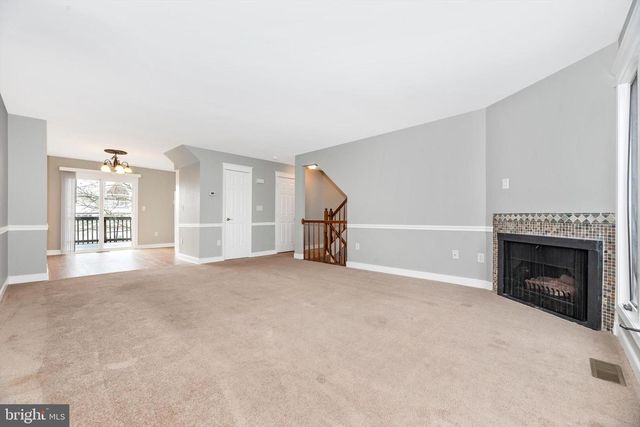 605 KNIGHTSBRIDGE DR, Hagerstown, MD 21740