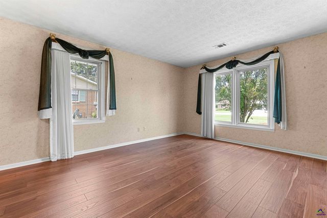 104 Lake Placid Drive, Bonaire, GA 31005