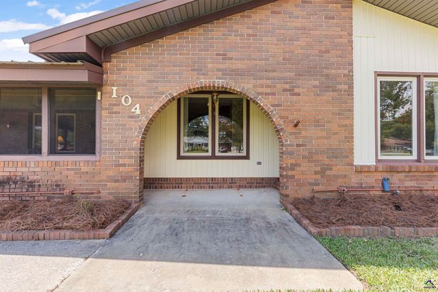 104 Lake Placid Drive, Bonaire, GA 31005