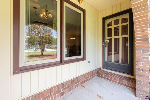 104 Lake Placid Drive, Bonaire, GA 31005