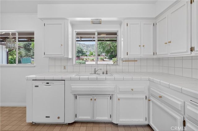918 W Milton, Glendora, CA 91741