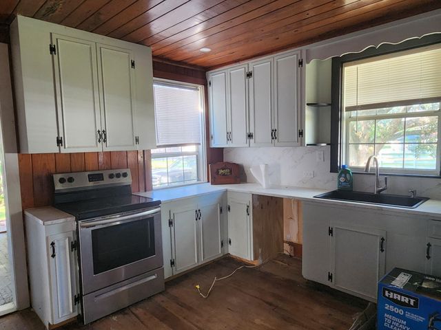 392 Morrison Avenue, Estill, SC 29918