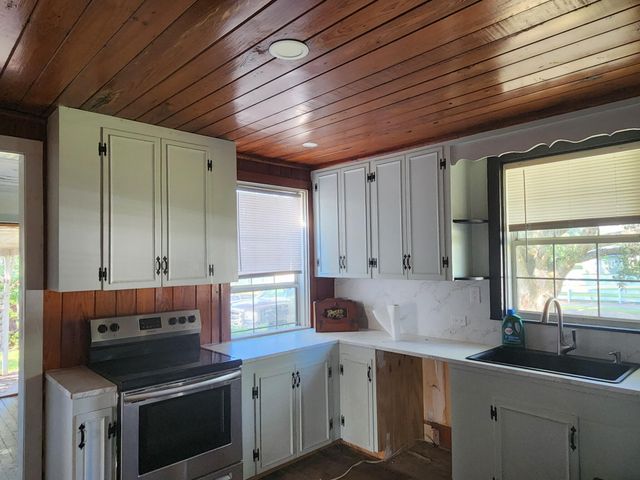 392 Morrison Avenue, Estill, SC 29918