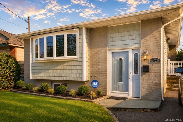 36 Elton Street, Westbury, NY 11590