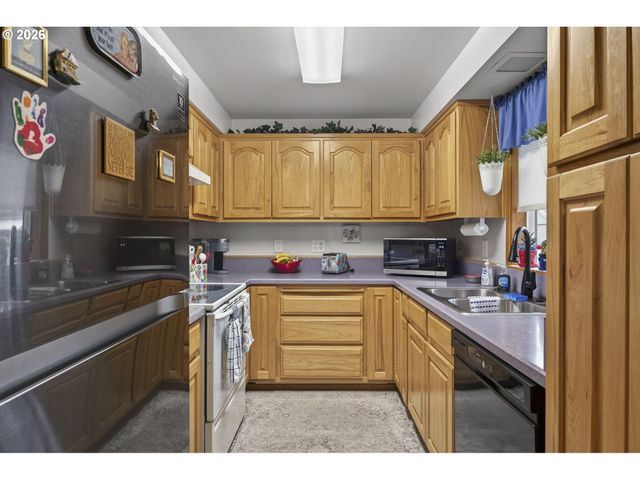 641 Se 154TH Ave, Portland, OR 97233