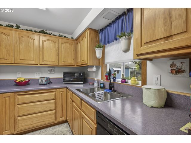 641 Se 154TH Ave, Portland, OR 97233