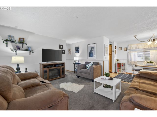 641 Se 154TH Ave, Portland, OR 97233