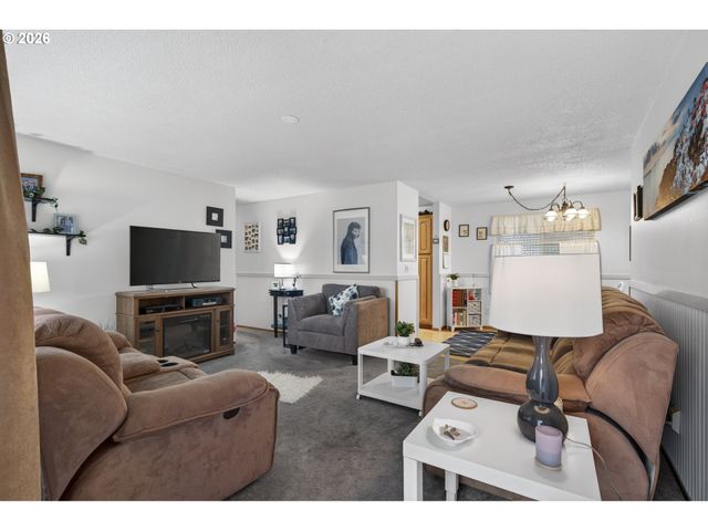 641 Se 154TH Ave, Portland, OR 97233