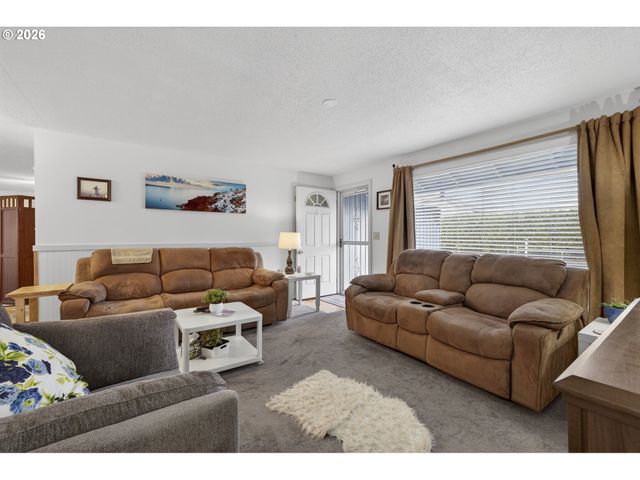 641 Se 154TH Ave, Portland, OR 97233