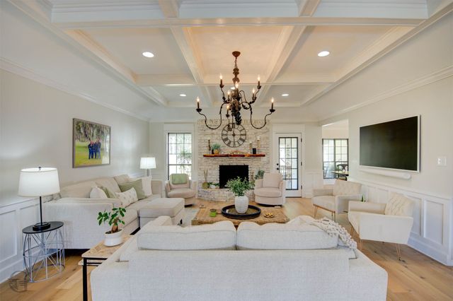 6826 N Club Loop, Shreveport, LA 71107