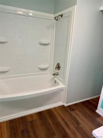 22442 W Chicago, Redford, MI 48239