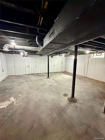 22442 W Chicago, Redford, MI 48239