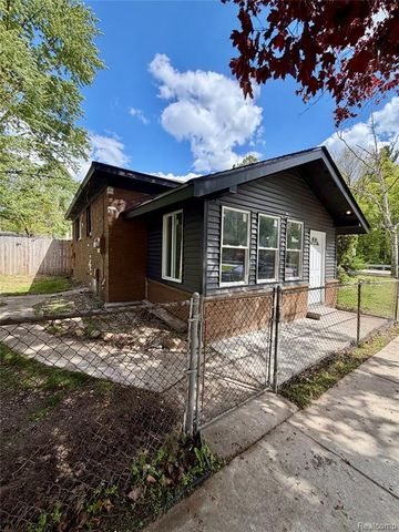 22442 W Chicago, Redford, MI 48239