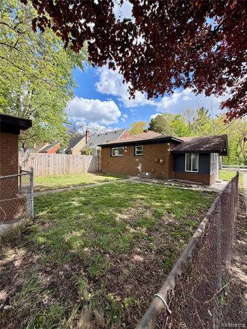 22442 W Chicago, Redford, MI 48239