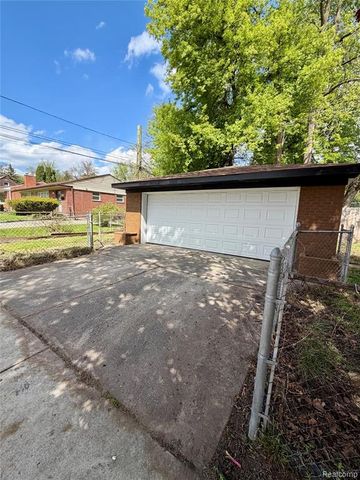 22442 W Chicago, Redford, MI 48239