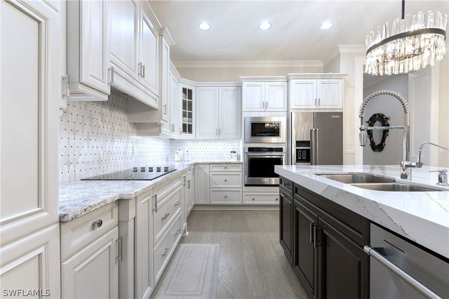 8914 Gustavia CT, Naples, FL 34112