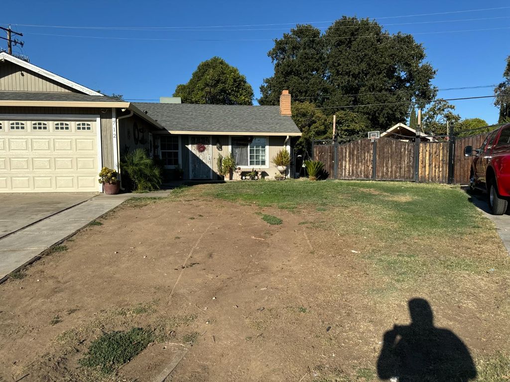 4712 Tanglewood Ln, Stockton, CA 95207