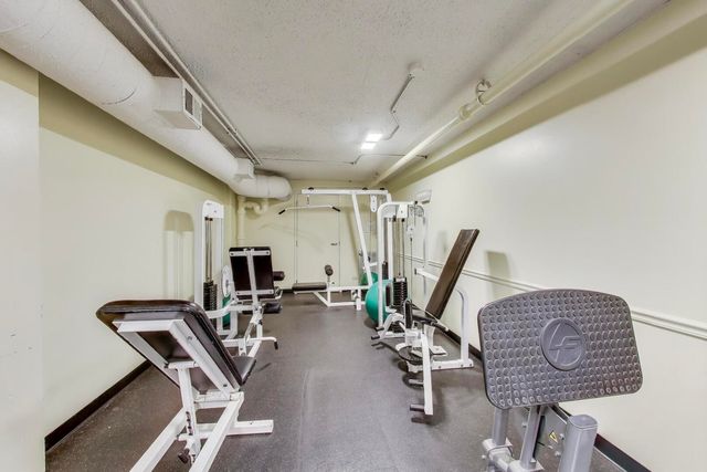 1555 N Sandburg Terrace 209K, Chicago, IL 60610