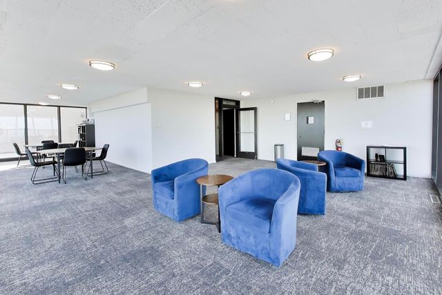 1555 N Sandburg Terrace 209K, Chicago, IL 60610
